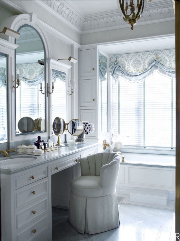 10 Fantastic Wall Mirror Ideas to Inspire Lavish Bathroom Designs ➤ Discover the season's newest designs and inspirations. Visit us at http://www.wallmirrors.eu #wallmirrors #wallmirrorideas #uniquemirrors @WallMirrorsBlog