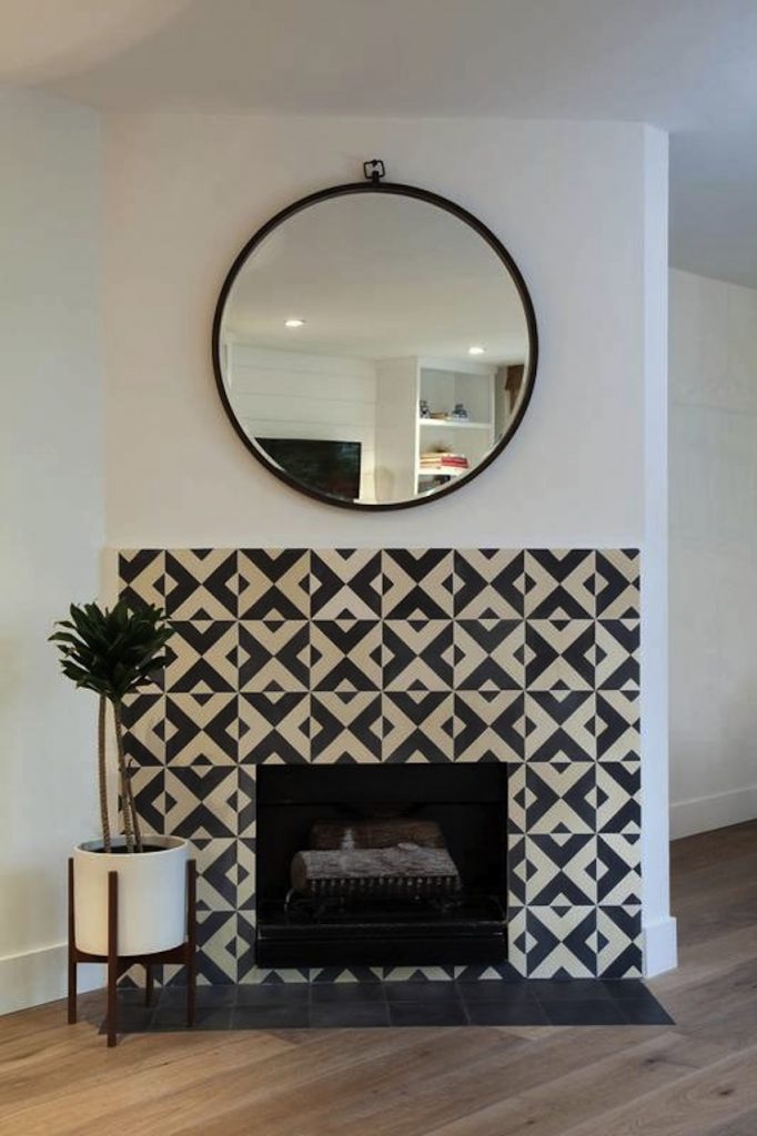 10 Dazzling Round Wall Mirrors Decorating Ideas to Inspire You ➤ Discover the season's newest designs and inspirations. Visit us at http://www.wallmirrors.eu #wallmirrors #wallmirrorideas #uniquemirrors @WallMirrorsBlog