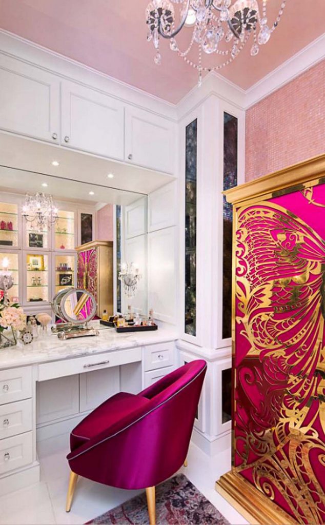 the-most-glorifying-wall-mirrors-for-your-bathroom-design-5
