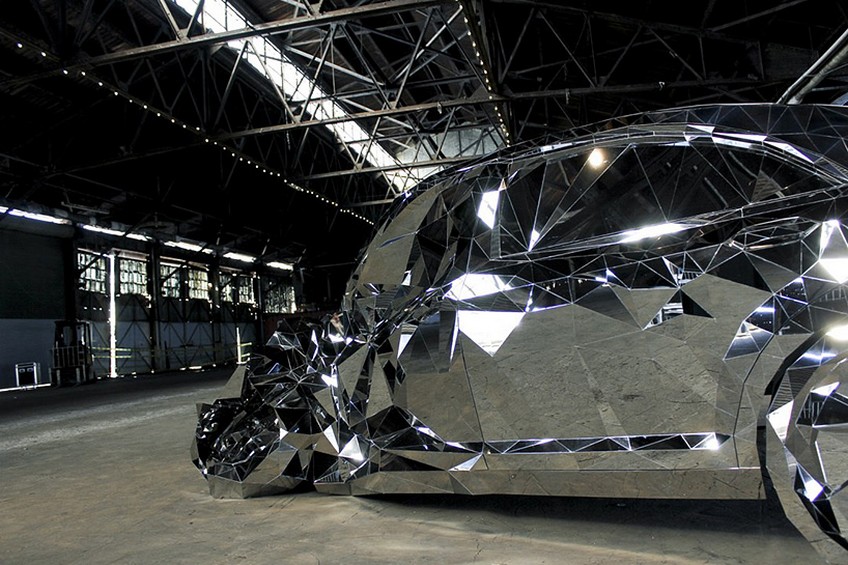 Be Stunned by a Jaw-Dropping Mercedes Benz S550 Made of Mirrors 3