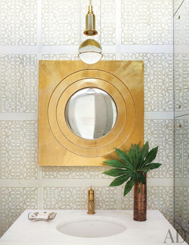 Know How to Make a Statement in Your Bathroom Set with Wall Mirrors 3