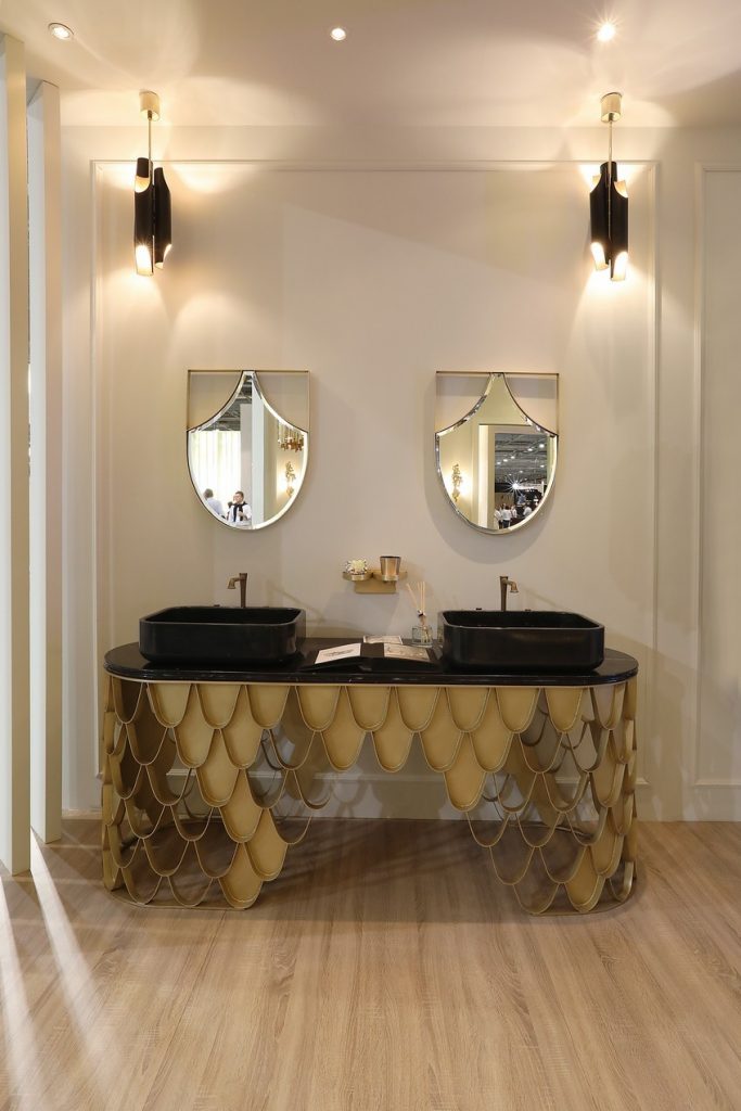 8 Stunning Wall Mirrors that Can Completely transform a Bathroom Set 7