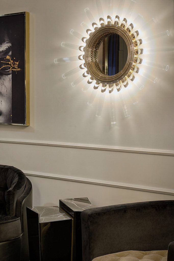 Add a Special Glow to Your Home Interiors with LUXXU's Majestic Mirror 1
