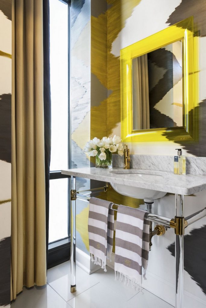 Discover Extraordinary Powder Rooms with the Best Wall Mirror Ideas 5