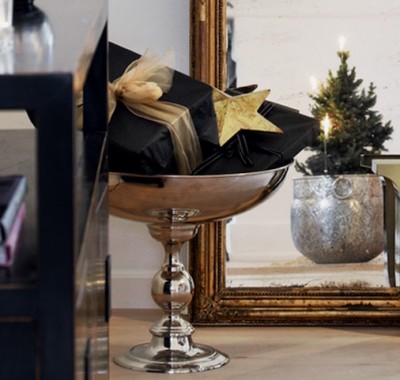 10 Impressive Oversized Mirrors to Make Any Room Feel Bigger ➤ Discover the season's newest designs and inspirations. Visit us at http://www.wallmirrors.eu #wallmirrors #wallmirrorideas #uniquemirrors @WallMirrorsBlog