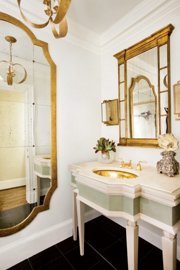 10 Oversized Mirrors that Are the Perfect Match to Any Bathroom Set