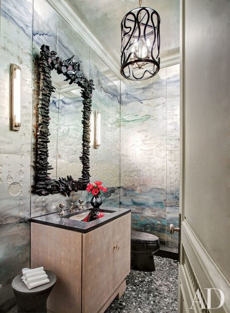 Reflecting Style: Tips for a Striking Bathroom Mirror