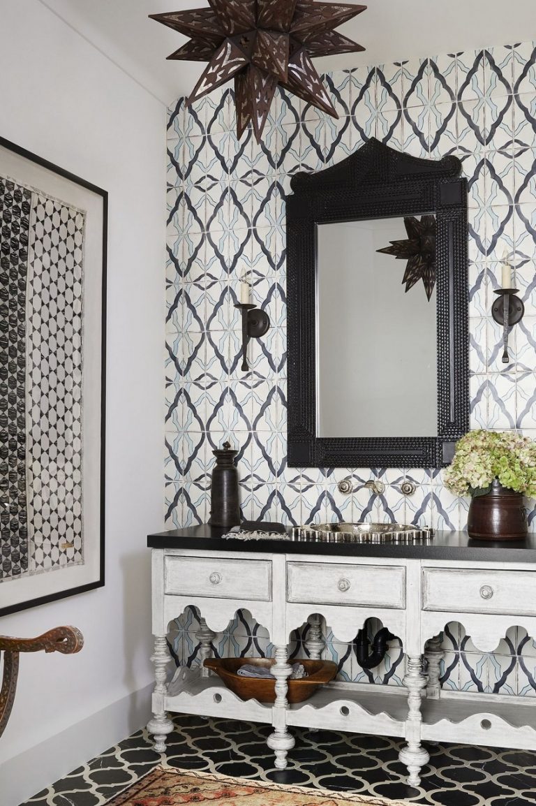 Discover Extraordinary Powder Rooms with the Best Wall Mirror Ideas